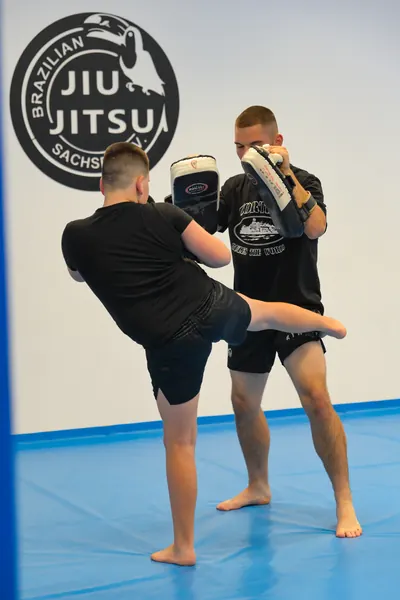 Kickboxtraining mit Pratzen